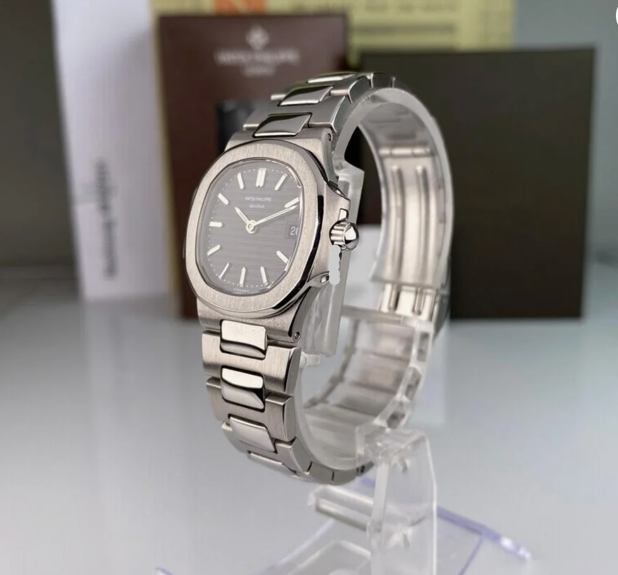 Patek Philippe Nautilus Certified 4700/1 Stainless Steel Ladies with Box and papers Serviced by Pate